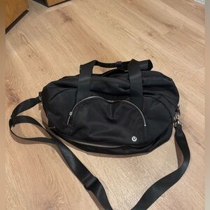 lululemon athletica city adventurer duffle bag 29L